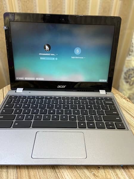 Acer C740 Chromebook with Windows 10 1