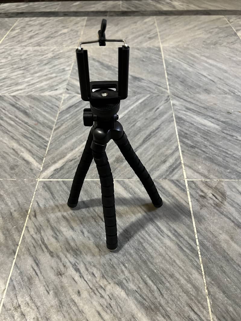 Curve-able Adjustable & Flexible Tripod Stand for sale in Islamabad 1