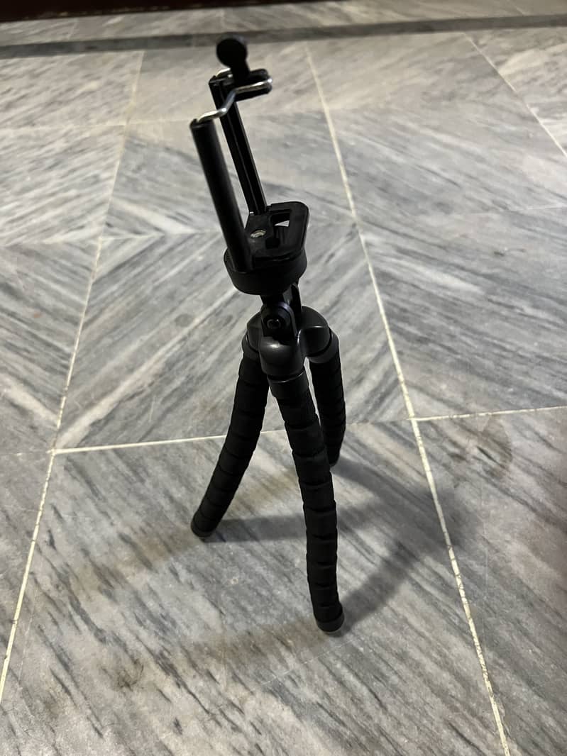 Curve-able Adjustable & Flexible Tripod Stand for sale in Islamabad 2