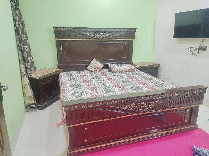 pure wooden sheesham bed 1