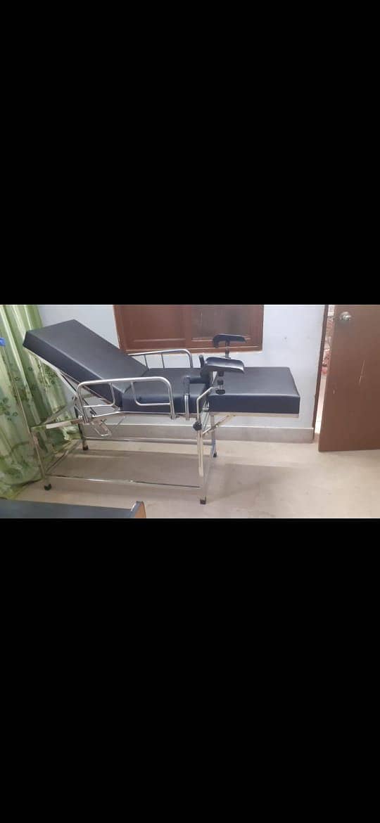 Manufacturer of Hospital Furniture OT Table Delivery Table Exam. Couch 12
