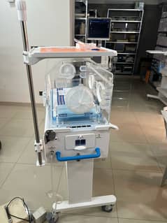 Baby incubator Ip 100 Yp 100 / incubator / baby incubator / hospital