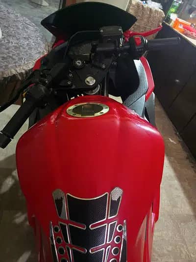 Kawasaki Ninja 300 8