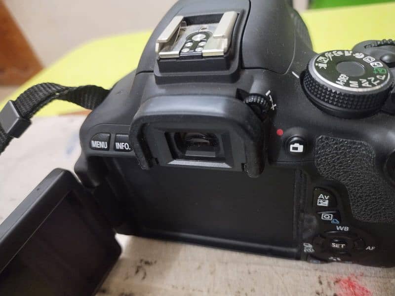 canon  600 d camera   with 18 _55 lense with memory  card 5