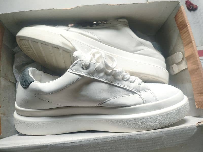 shoes (white sneakers) 1