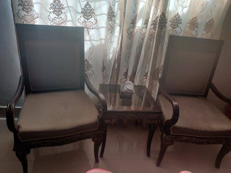 2 coffee chairs with centre table 4