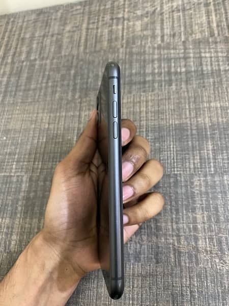 Iphone 11 128gb pta approved 3