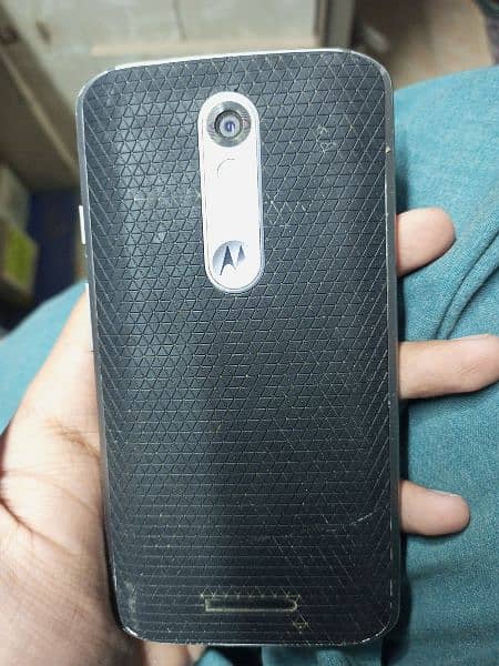 Motorola droid Turbo 2 0