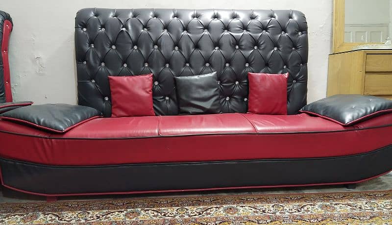 “Luxurious Two-Tone Leather Sofa” 4