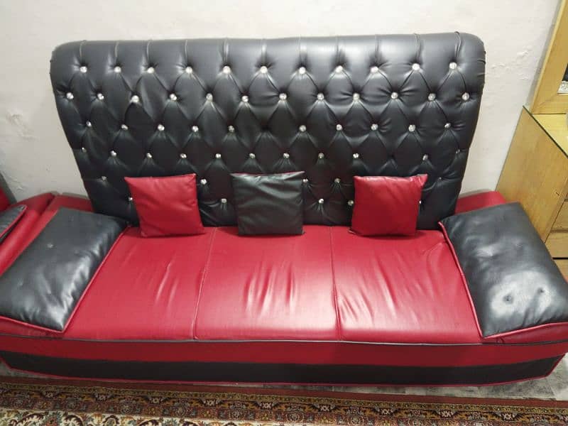 “Luxurious Two-Tone Leather Sofa” 6