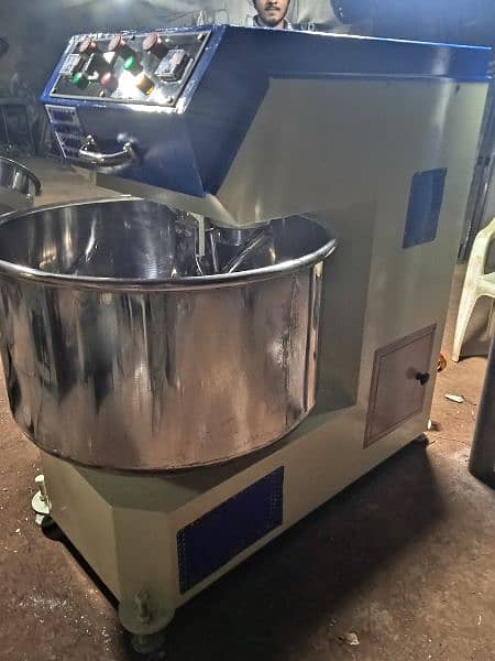 Dough mixer/ Dough machine/ Spiral mixture machine/ Barfi Mixer 1