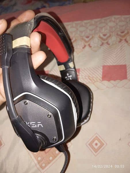Eksa RGB Gaming Headphones 12