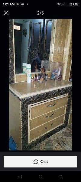 dressing table very heavy wood 1