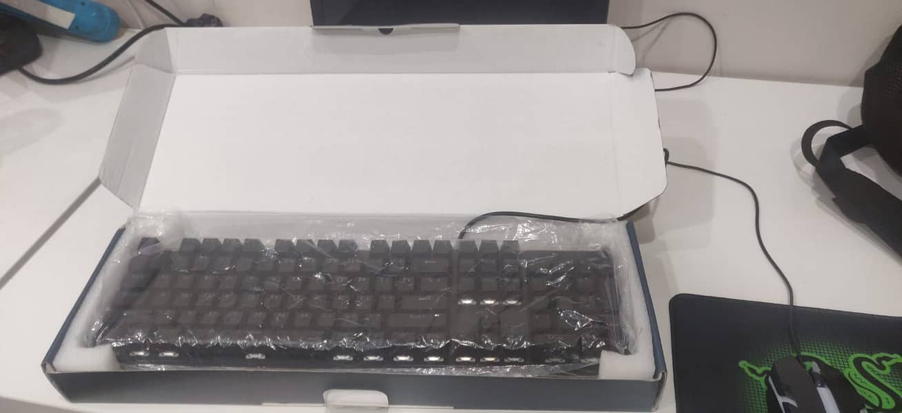 New Original Phillips Company Mechanical and Gaming Keyboard with Box. 4