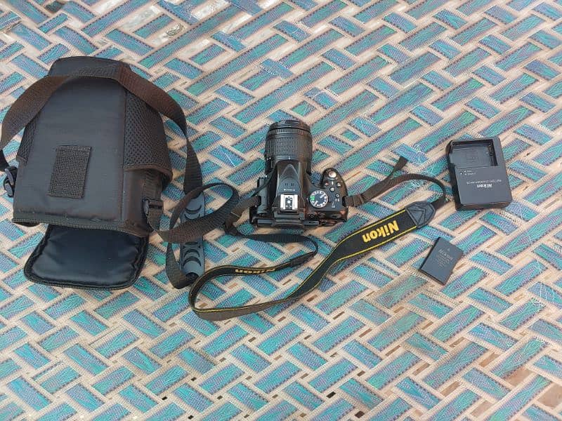 Nikon d5200 with 18-55mm Af-p VR kit lens for only sale(see Dscripton) 1