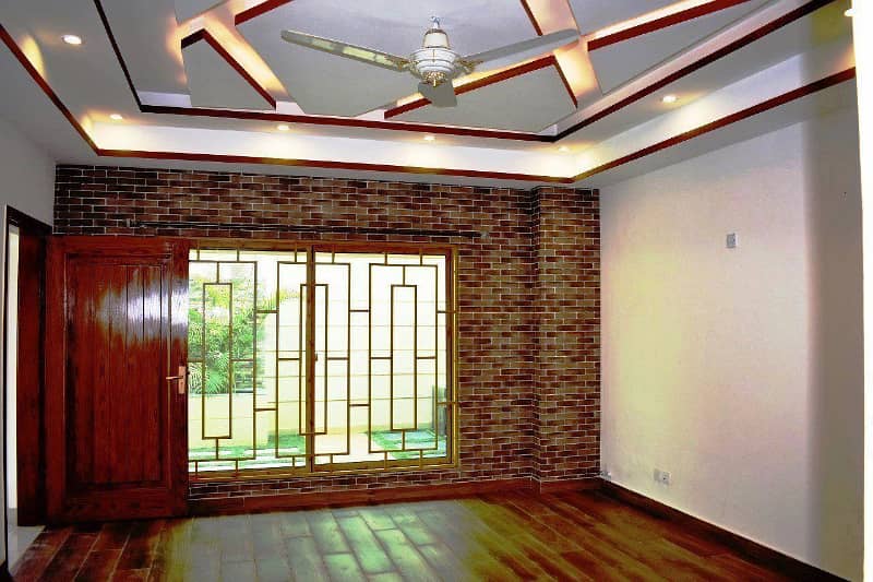 Gallery Detail: Luxury Defined Breathtaking Brand New Custom Designed Penthouse With