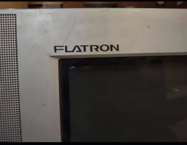 LG FLATRON TV 1