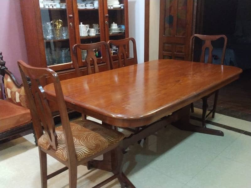 Dinning table with 6 chair solid wood excellent condition 5