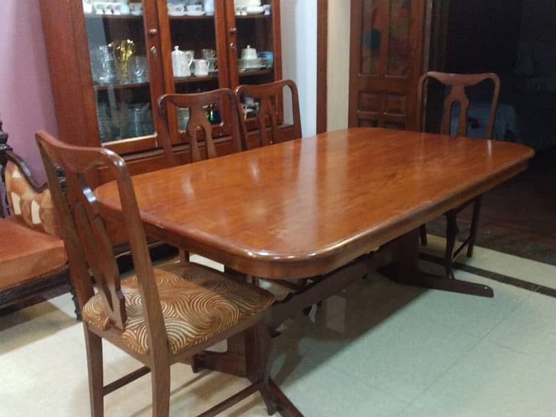 Dinning table with 6 chair solid wood excellent condition 7