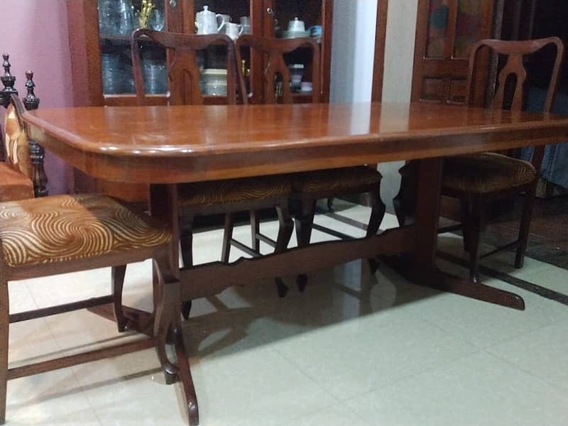 Dinning table with 6 chair solid wood excellent condition 9