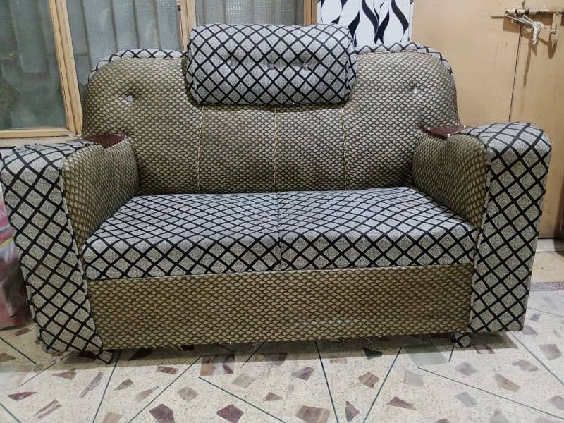 Elegant Sofa Set for Sale 1