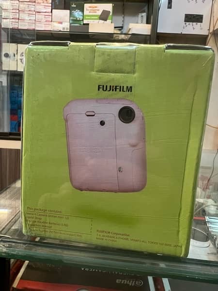 FUJIFILM INSTANT POLOROAID CAMERA MINI 12 1