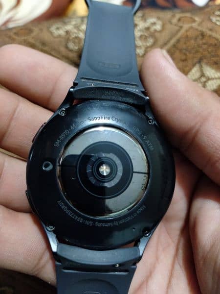 I am selling samsung watch 5 44 mm only watch and charger no box 3