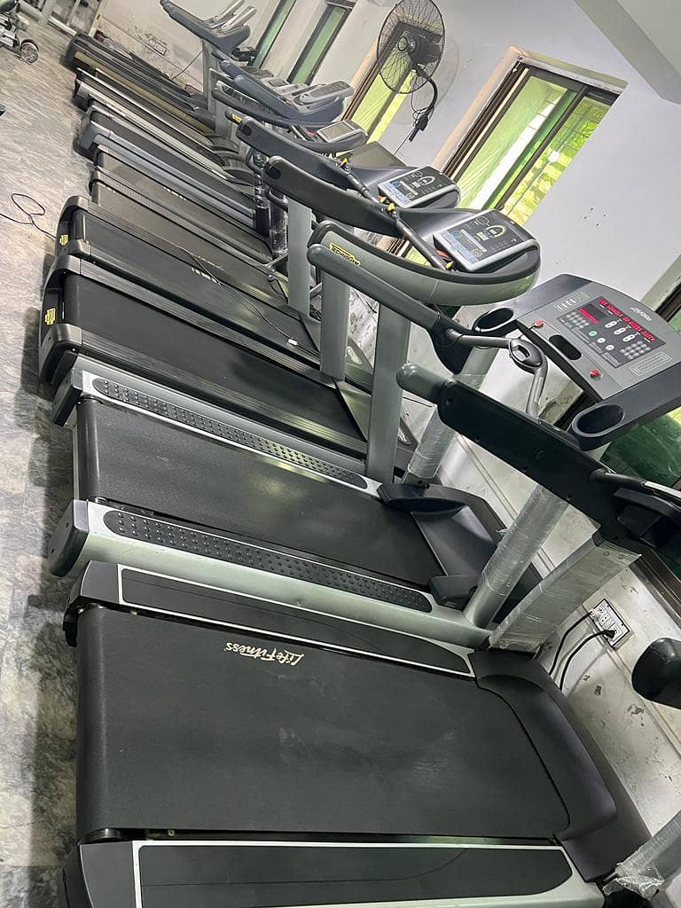 Treadmill Life fitness USA American Brand Refurbished Available 2