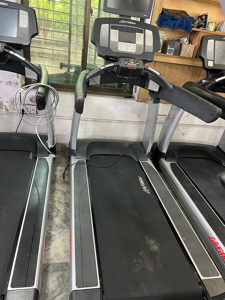 Treadmill Life fitness USA American Brand Refurbished Available 8