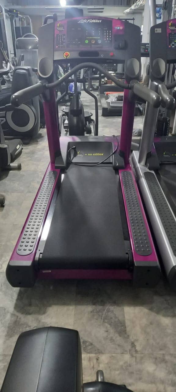 Treadmill Life fitness USA American Brand Refurbished Available 10