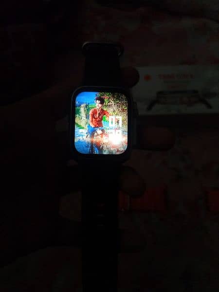 Smartwatch With Two Straps 3