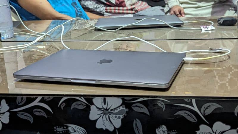 MacBook pro 2020 32gb 1tb intel 2