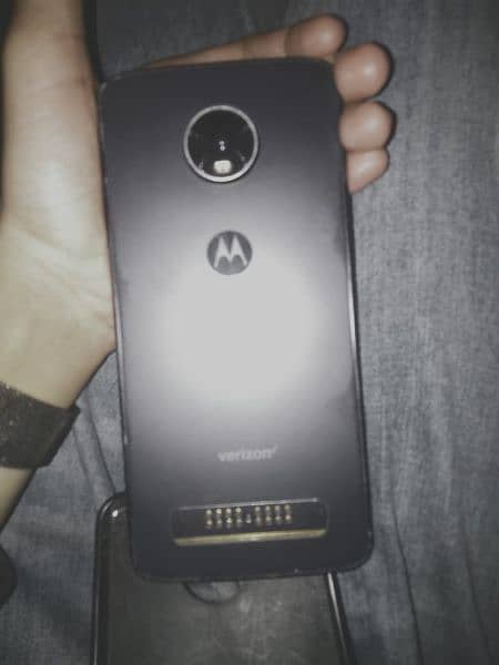 VERIZON Motorola Z4 Gray 128GB with RETAIL BOX at Rs 14000