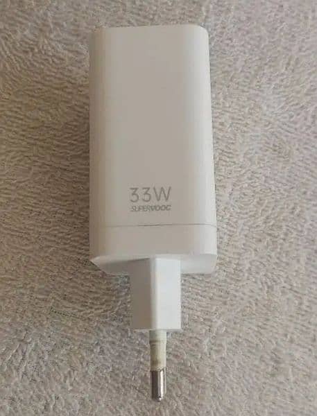 Oppo f21 pro ka original box wala charger for Sall 8