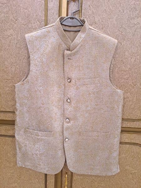 Wasit Coat for boski and white colour suits 0