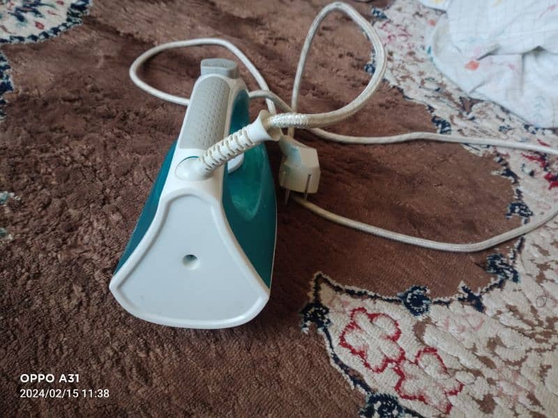 Panasonic Steam Iron, Green/Verde, NI-M250T 3