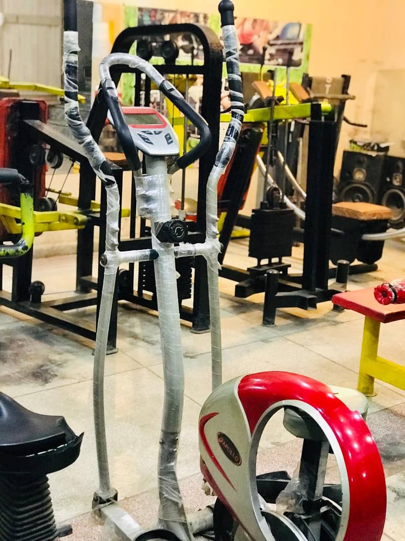 Bench press/Ellipticall Cycle/Gym Equipment 2