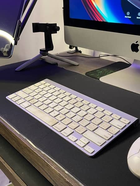 Apple iMac 2014 with Wireless Keyboard 1