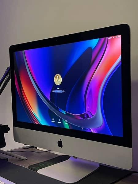 Apple iMac 2014 with Wireless Keyboard 2