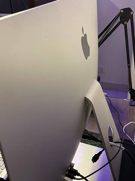 Apple iMac 2014 with Wireless Keyboard 3