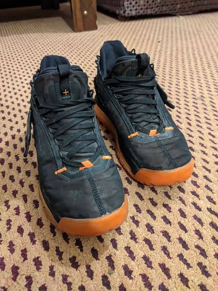 NIKE Jordan Proto Max 720 (Color: Total Orange)
(Basketball Shoes) 1