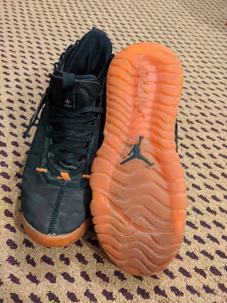NIKE Jordan Proto Max 720 (Color: Total Orange)
(Basketball Shoes) 5