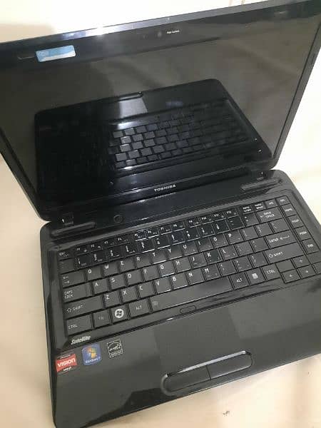 Toshiba Laptop for sale condition 10/10 with orignal charger 3