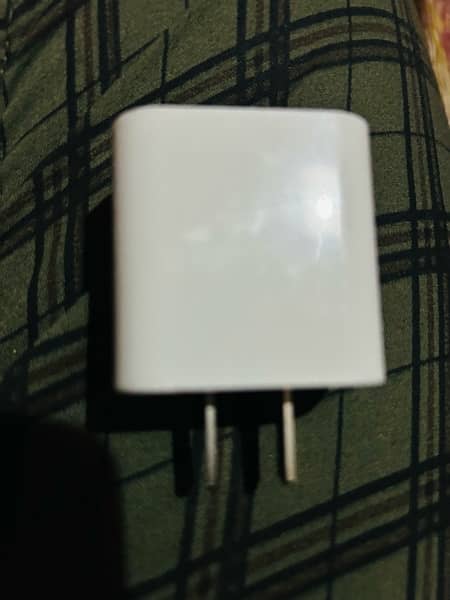 Apple 20W charger 1