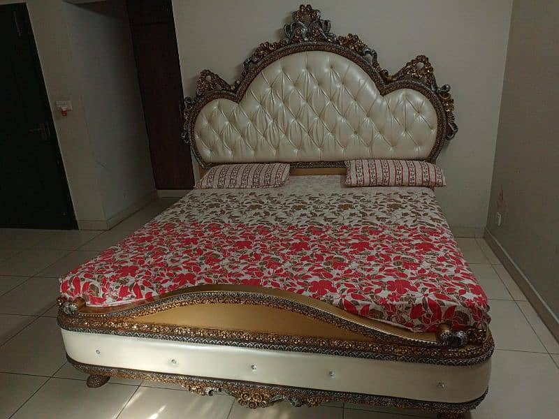 Bed set  with dresser 4