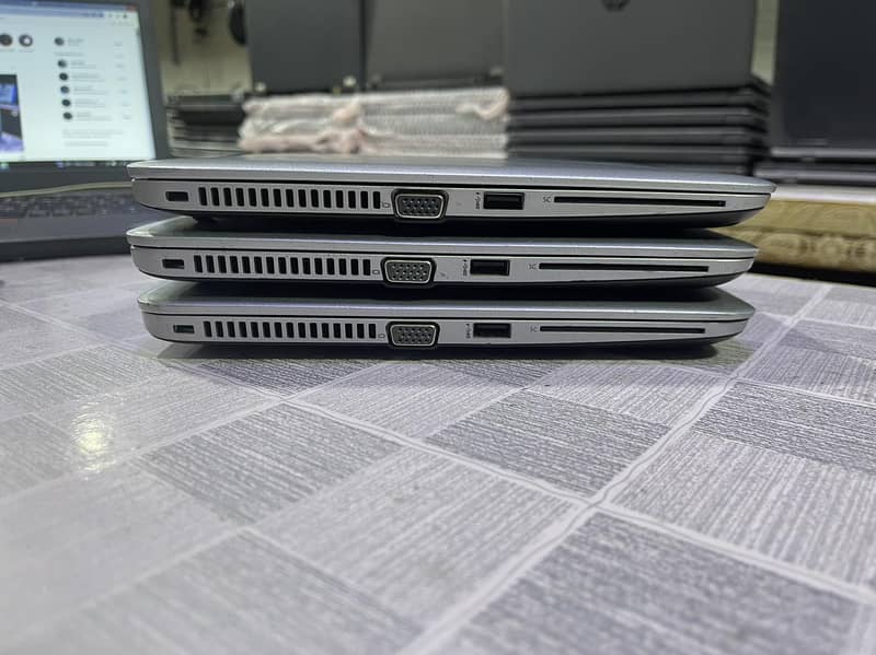 HP ElitBook 820 G3 (5.6) 6