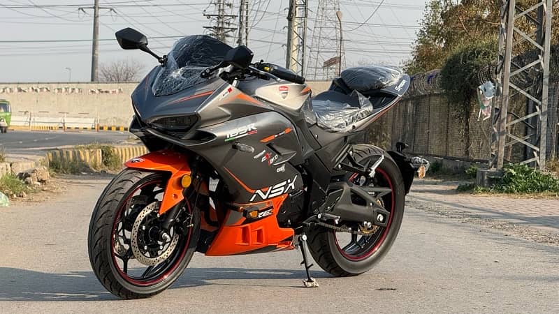 top quality sports heavy bikes 250cc and 400cc Kawasaki ninja and R1 8