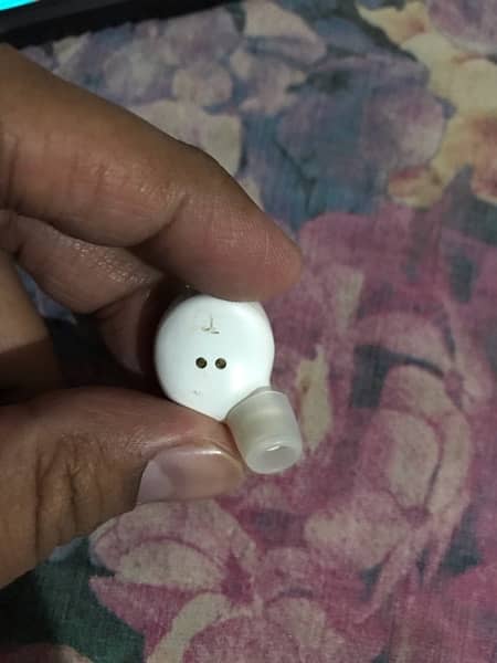 Infinix iRocker XE15 Earbud & Tecno Hi-pods H2 with Single airbud only 4