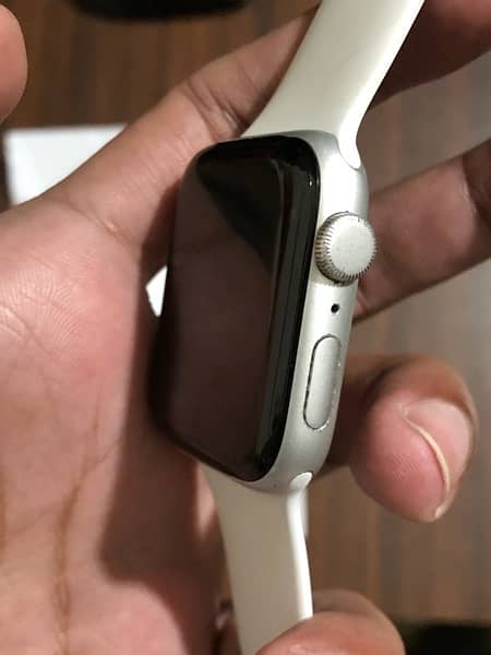 Apple Watch SE / Rare colour 1