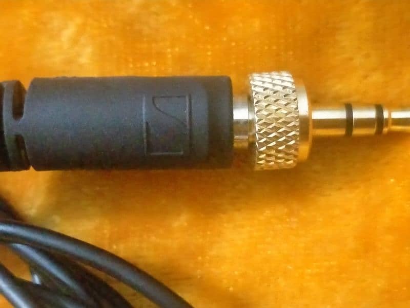 SENNHEISER Mic with original cable 0